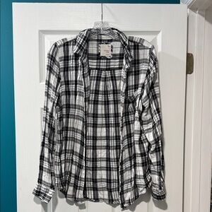 Women’s Black and White Plaid Shirt